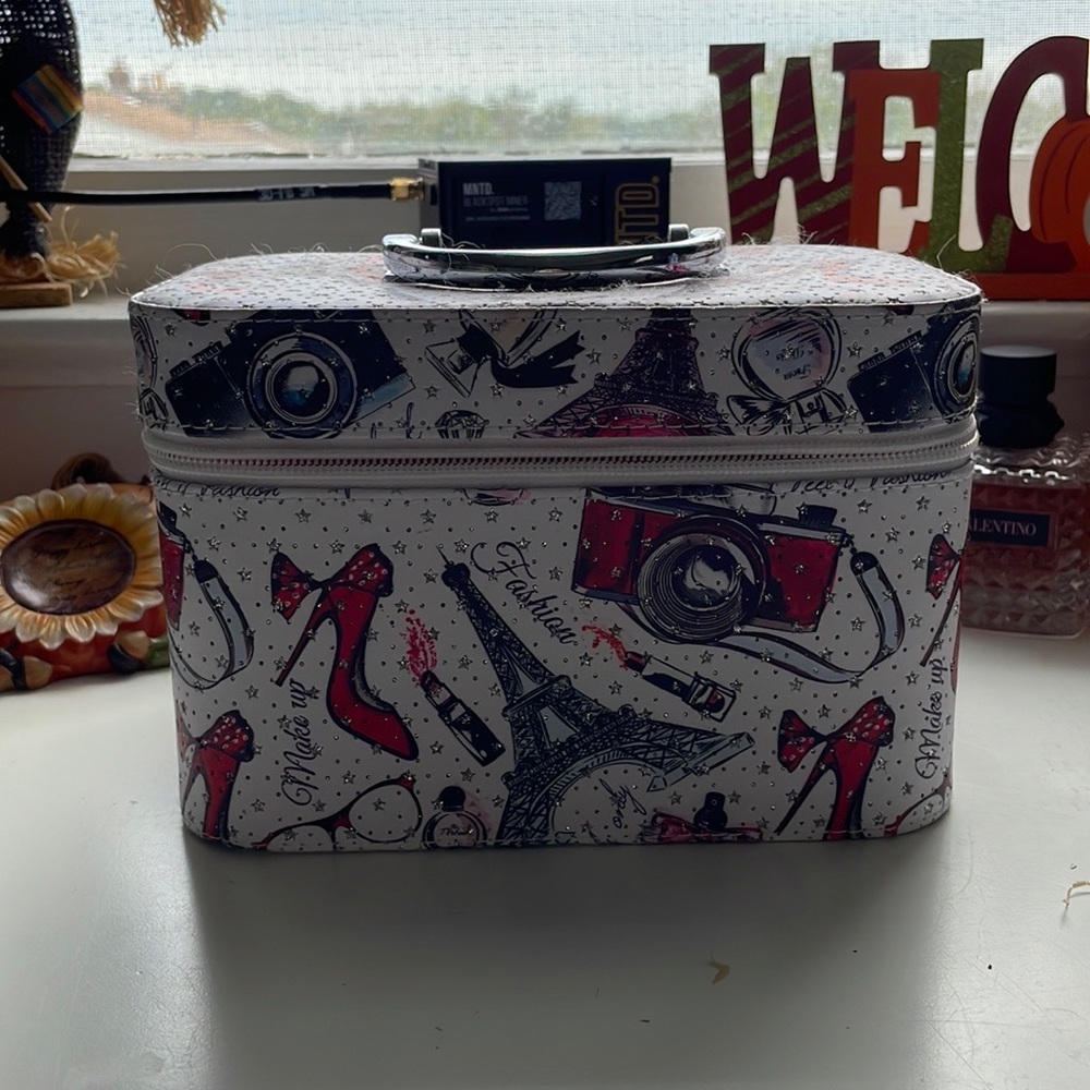 NEVER USED! Brand Lipstick Eiffel Tower Cosmetic Case With Mirror!